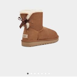 NEW UGG Woman Mini Bailey Bow II - Size:6