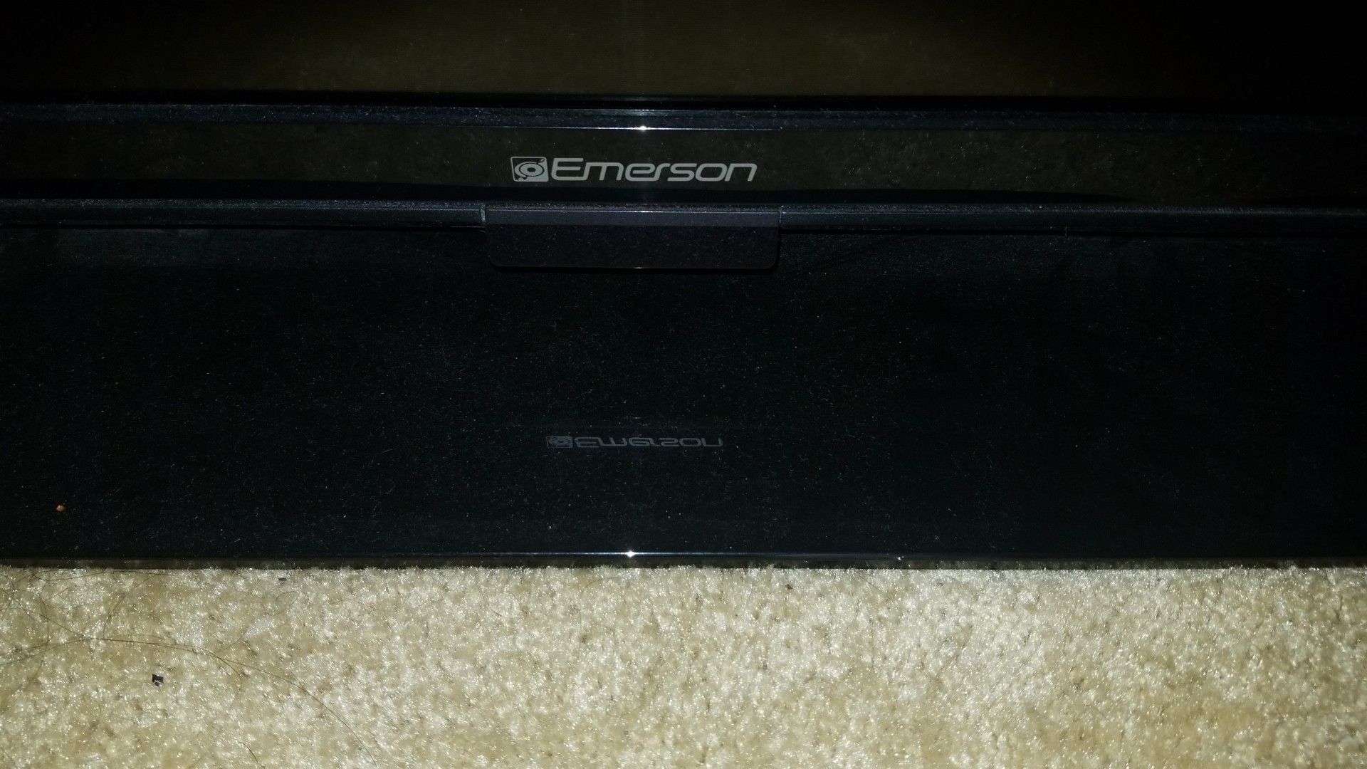Emerson 55 inch flat screen tv. Mint condition. Moving out of state. Must sell. Great condition and almost new.