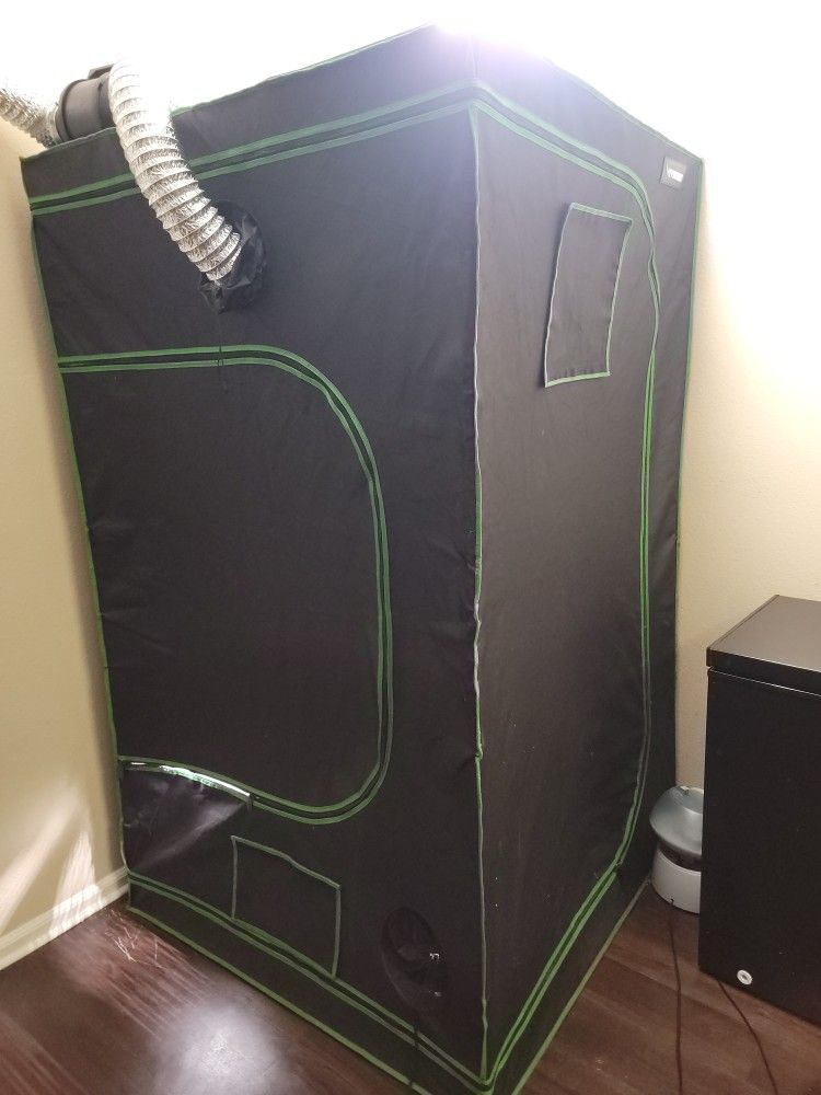 Grow Tent With Lights