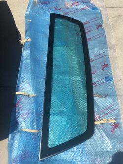 Ford pick up truck rear window