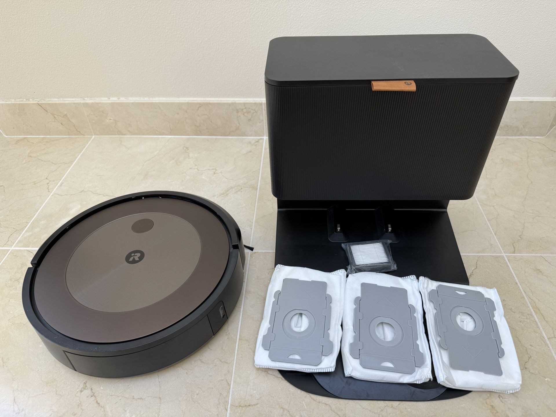 iRobot Roomba j9+ (with new accessories)
