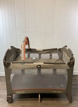 GRACO Baby Bassinet / Pack N Play