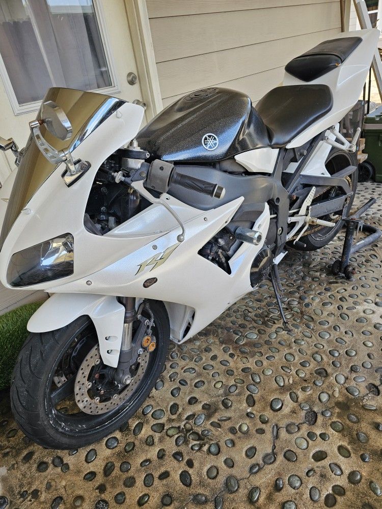 2003 Yamaha R1