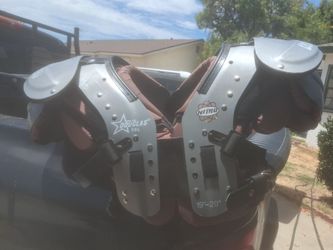 Douglas shoulder pad