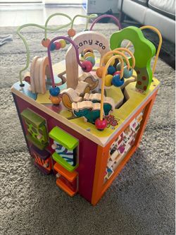 Zany zoo toy