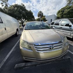 2005 Toyota Avalon