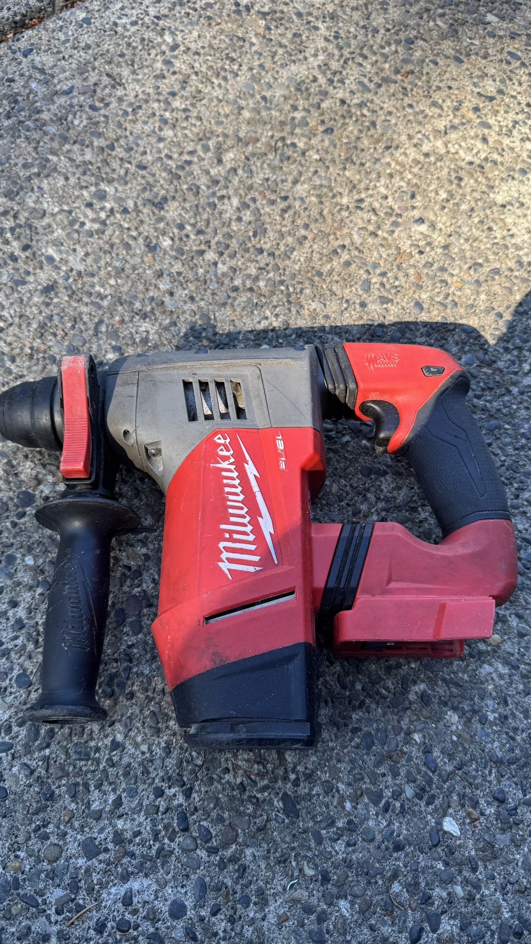 Milwaukee Rotary Hammer Drill 27, 15–20 SDS Plus