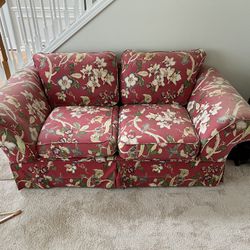 Flower print loveseat, come take it and it’s yours for free 