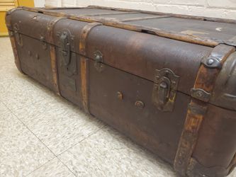 Vintage Indestructo Trunk Suitcase #23101