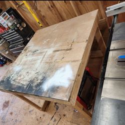 Delta Table Saw With Outfeed/ Work Table