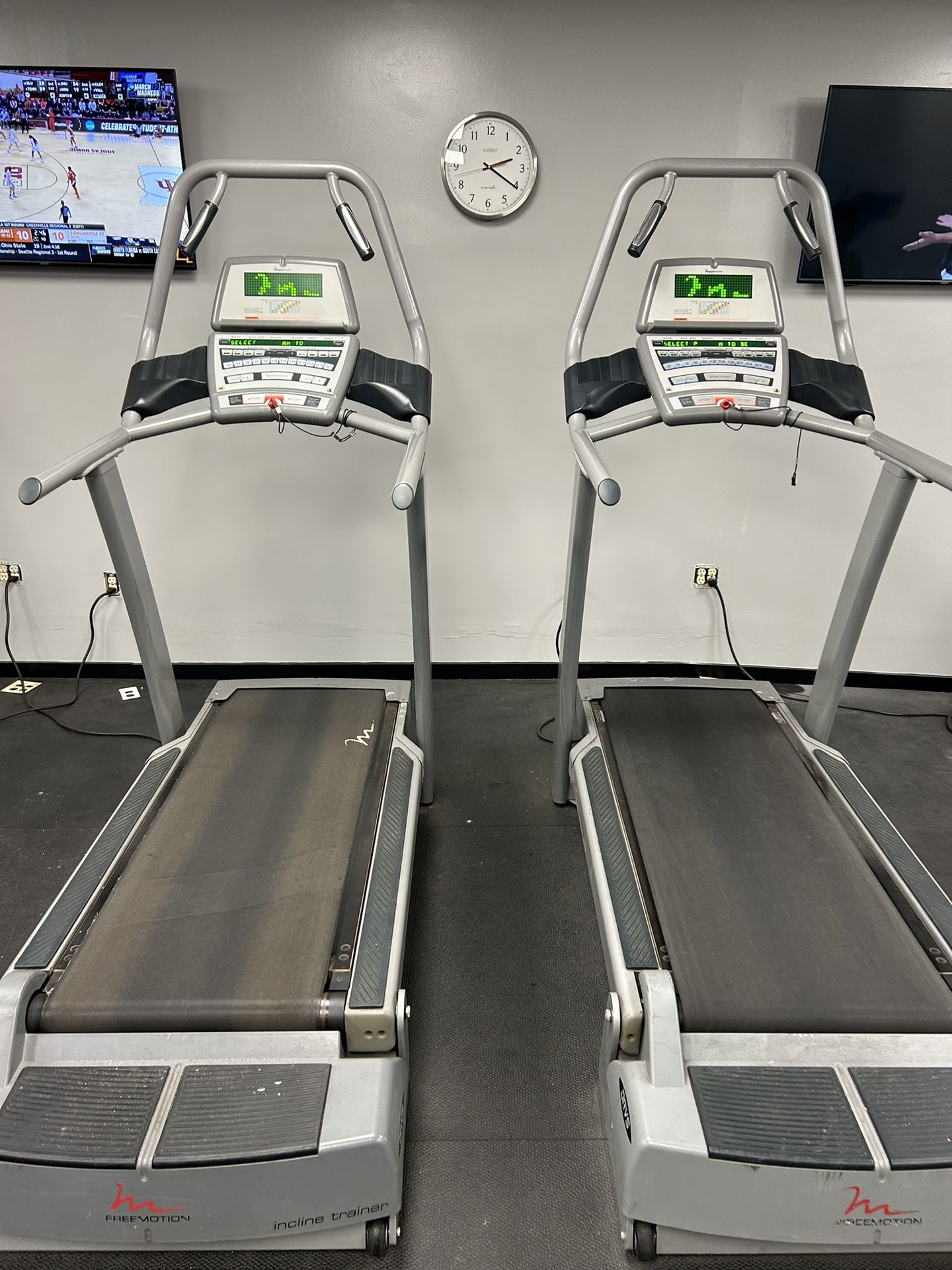 Freemotion Incline Trainer Machine for Sale in Warwick RI OfferUp