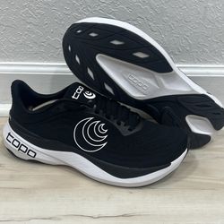 Topo Athletic Aura Shoes Womens Size 12 Black White Running Stability Road