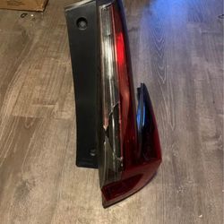 2017/2022 Honda CR-V Passenger Tail Light