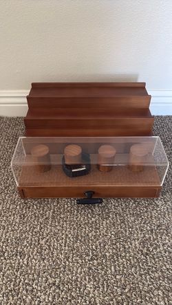 Watch and jewelry holder