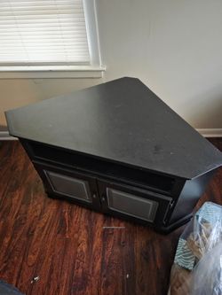 Corner tv stand black