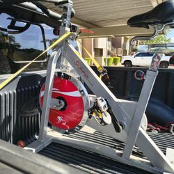 Sunny Health & Fitness SF-B1423 Belt Drive Indoor Cycling Bike