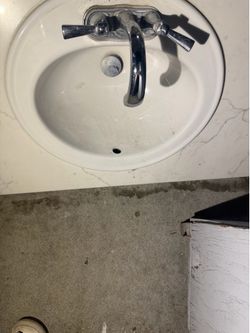 Quartz Bathroom Vanity Top with Sink & Faucet