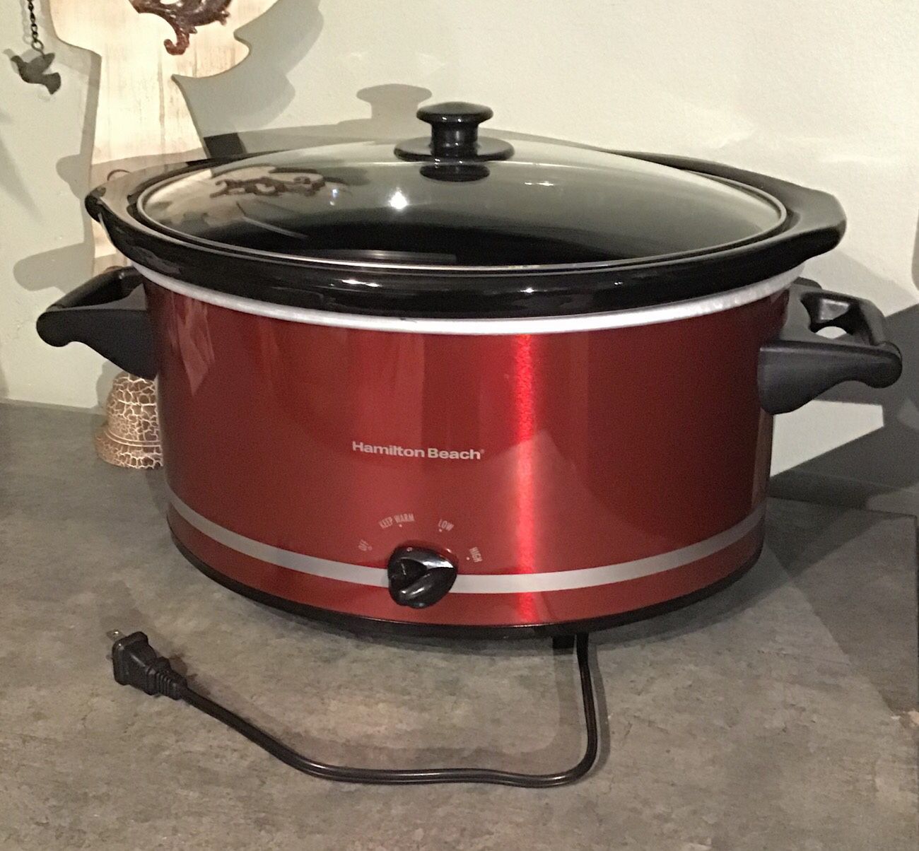 Hamilton Beach 8-Quart Oval Slow Cooker, Red Used: Like New