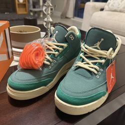 DS WMNS Air Jordan 3 Retro OG SP Green – Size 10.5 (Men’s 9)