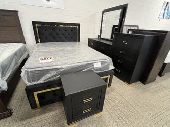 Black And Gold Bedroom Set