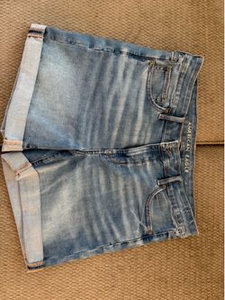Women’s American Eagle Light Denim Shorts  - Size 16 with 5” inseam