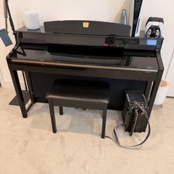 Piano: Yamaha Clavinovah CLP 380