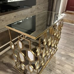 Unique Mirror Table