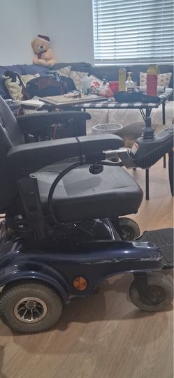 Electric wheelchair