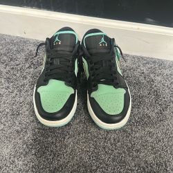 Air Jordan 1 Low “Tropical Twist” sz 8