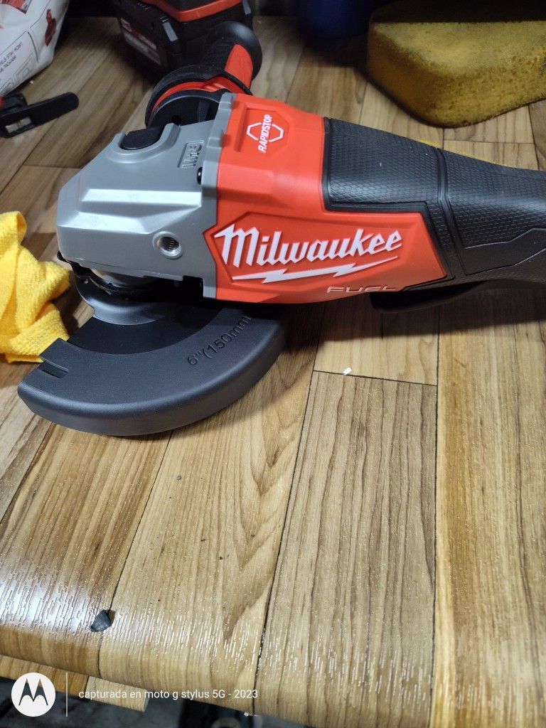 Milwaukee M18 Fuel 18 Volt Lithium Ion Brushless Cordless 4 1/2 In ./ 6 In Braking Grinder With Paddle Switch