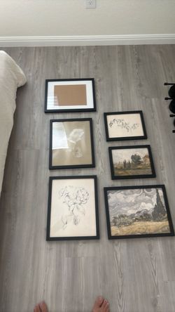 Assorted pine wood frame