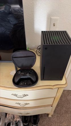 Xbox series x with elite controller and 3 games