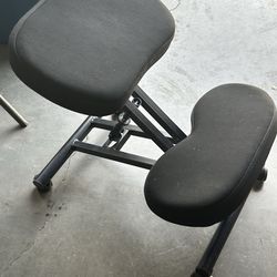 Kneeling chair