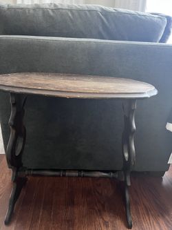 Vintage side table 25h24w12d/-Check my other listings