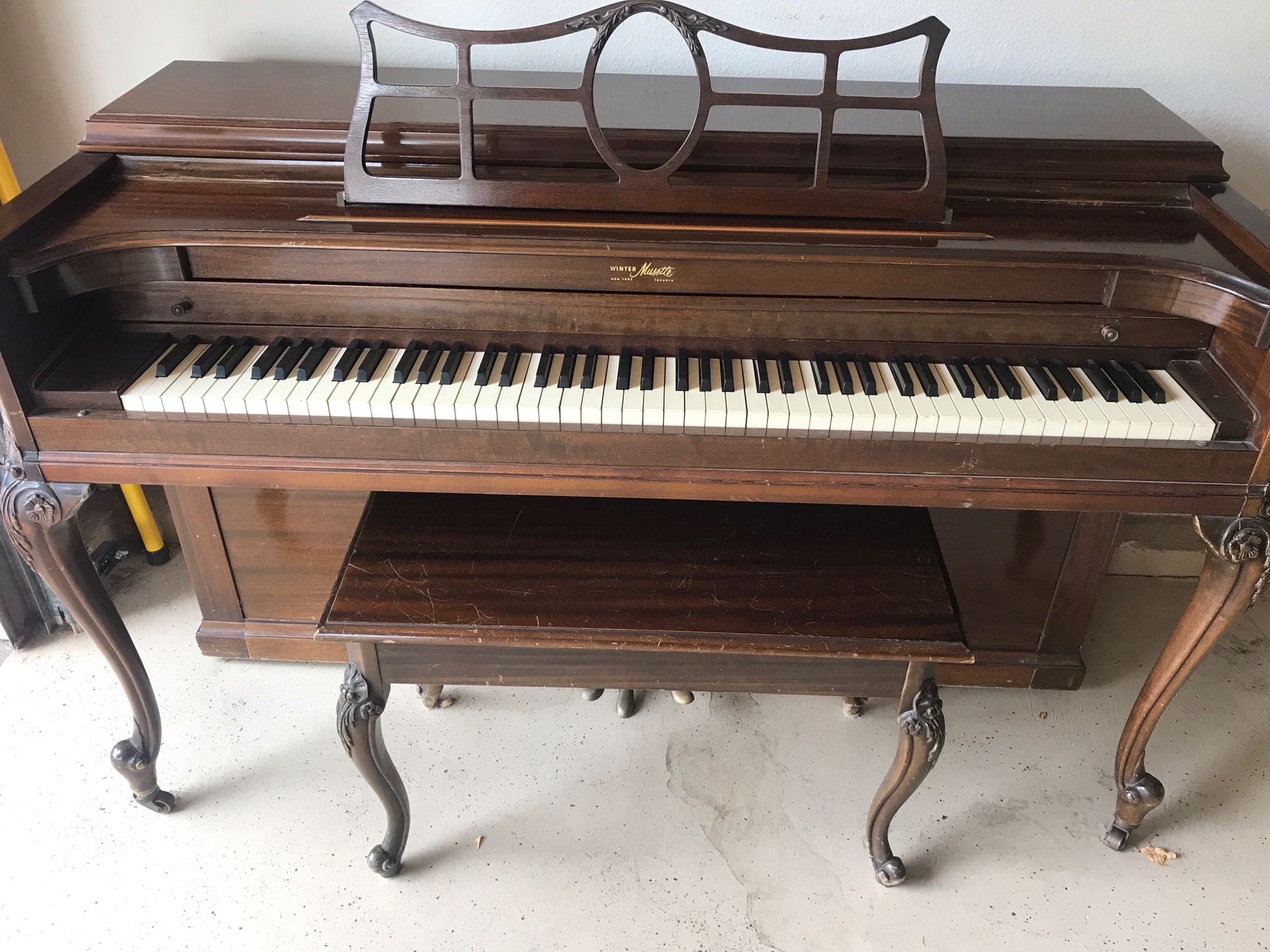 Winter Musette Upright Piano