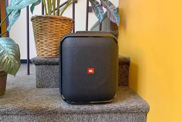 Jbl super loud party box