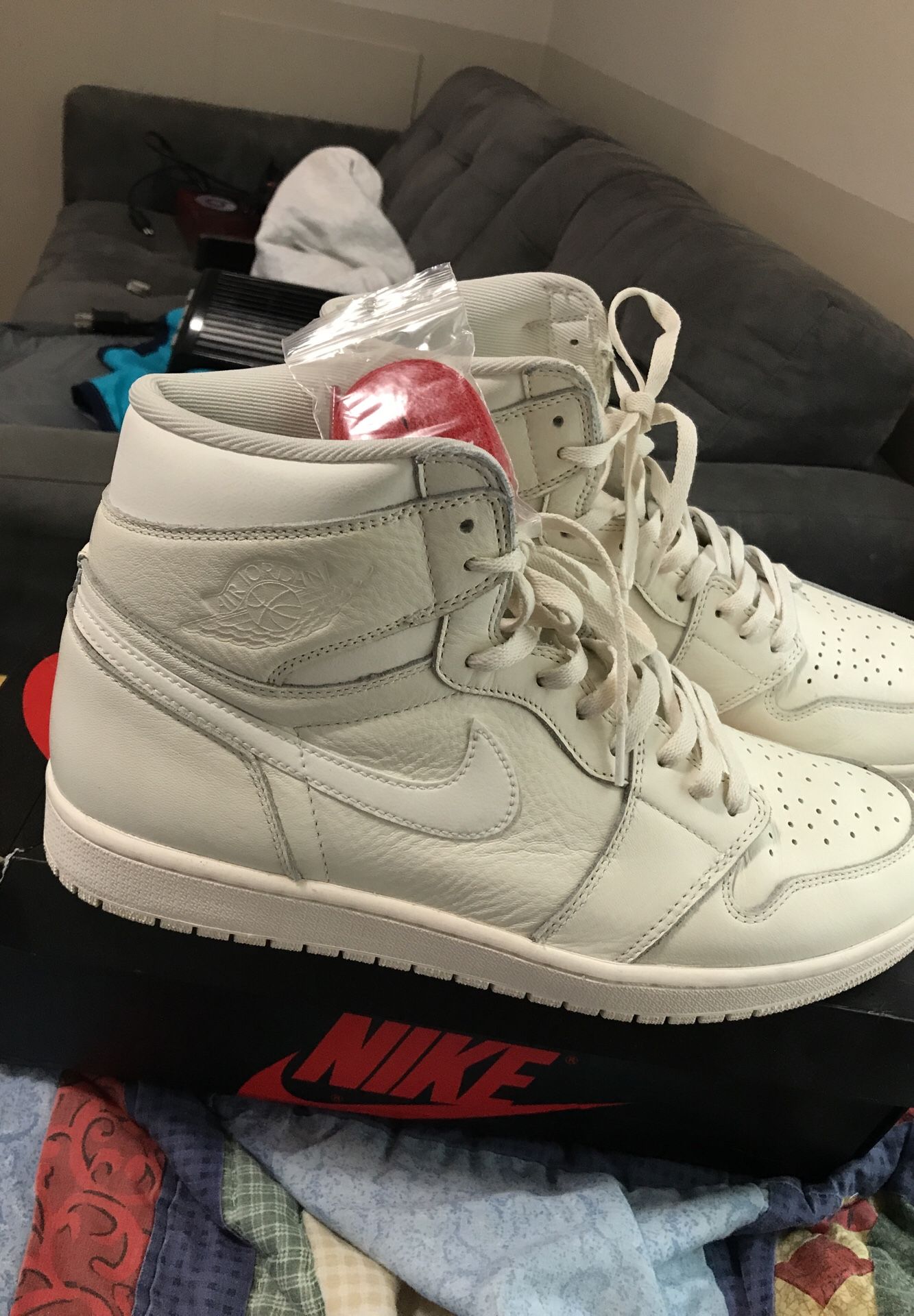 Air Jordan Retro 1 “OG Sail” size 14