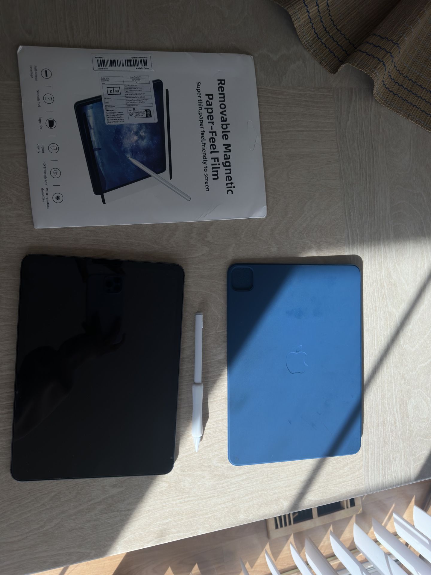 iPad Pro 11 Inch 3rd Generation , 256 GB Cellular/wif unlocked.
