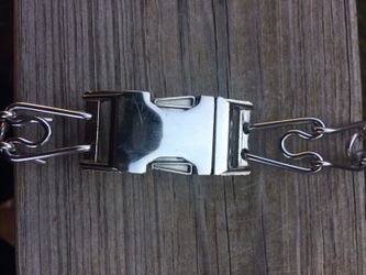 Metal prong collar clips