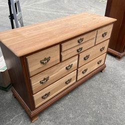 Dresser And Chest Of Drawers