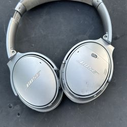 Bose QC 35 II Series 2 Wireless Headphones Silver - Needs New EarPads Work Great
