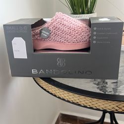 Bandolino Ladies Slippers Small (5-6) Pink