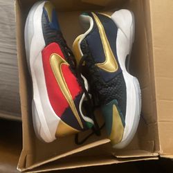 Size 9 Men’s Kobe 5 Protro