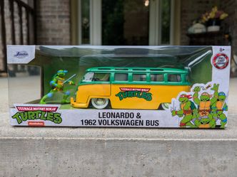 Jada TMNT Leonardo & 1962 VW Bus
