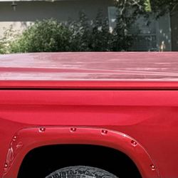 Undercover Fiber Glass Bed Cover Barcelona red tundra 