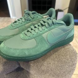 Men’s Nikes Size 8.5 & 10 