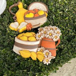 Vintage  Homeco Fruit And Daises 