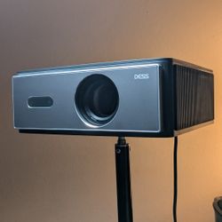 Projector (Dess C4 PRO) 