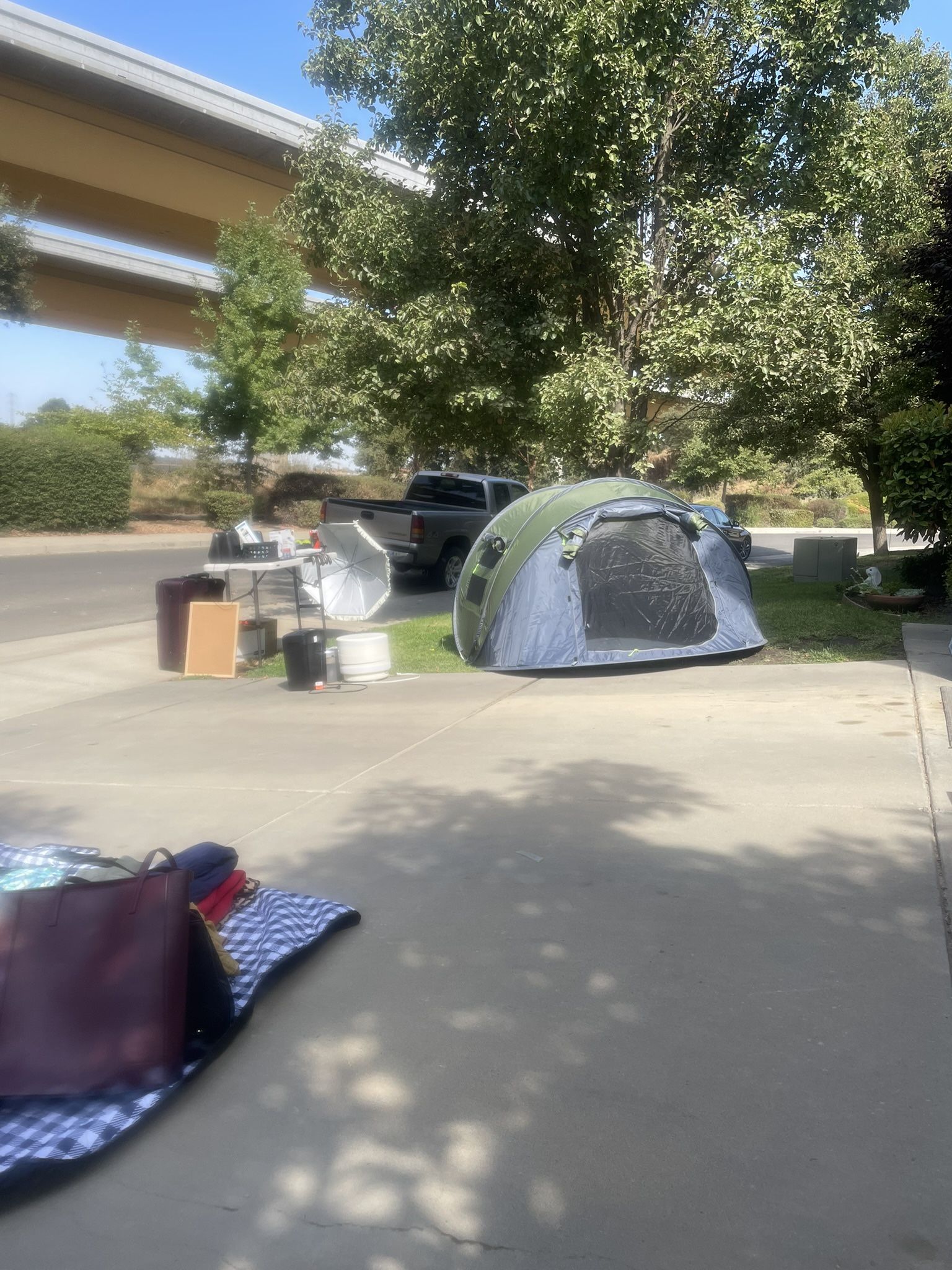 Pop Up Tent