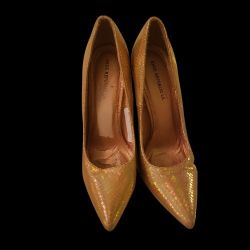 Shoe Republic LA Metallic Pump 10